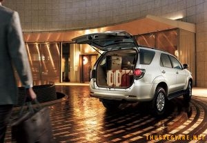 Cho thuê xe Toyota Fortuner 7 chỗ