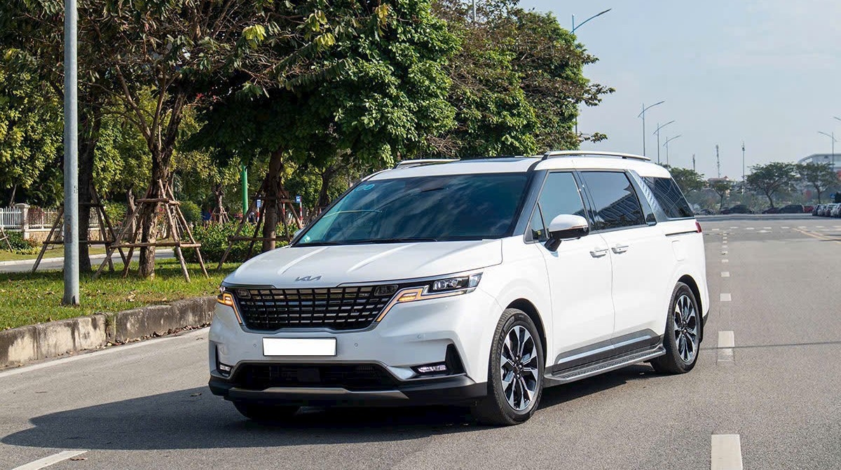 Thuê Xe Kia Carnival 7 Chỗ Đi Công Tác