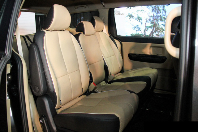 Xe Kia Sedona 7 chỗ